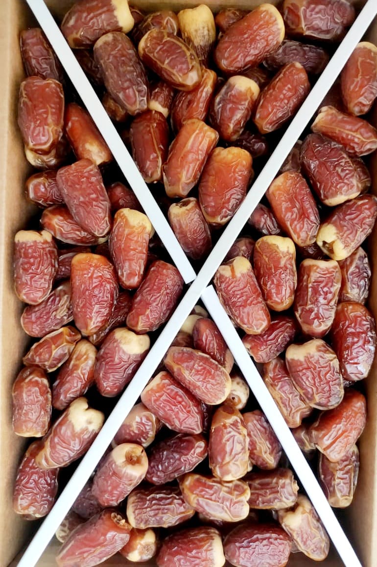 تمر صقعي لين 3 كجم - vip: تمتع بطعم الكراميل الرائع!